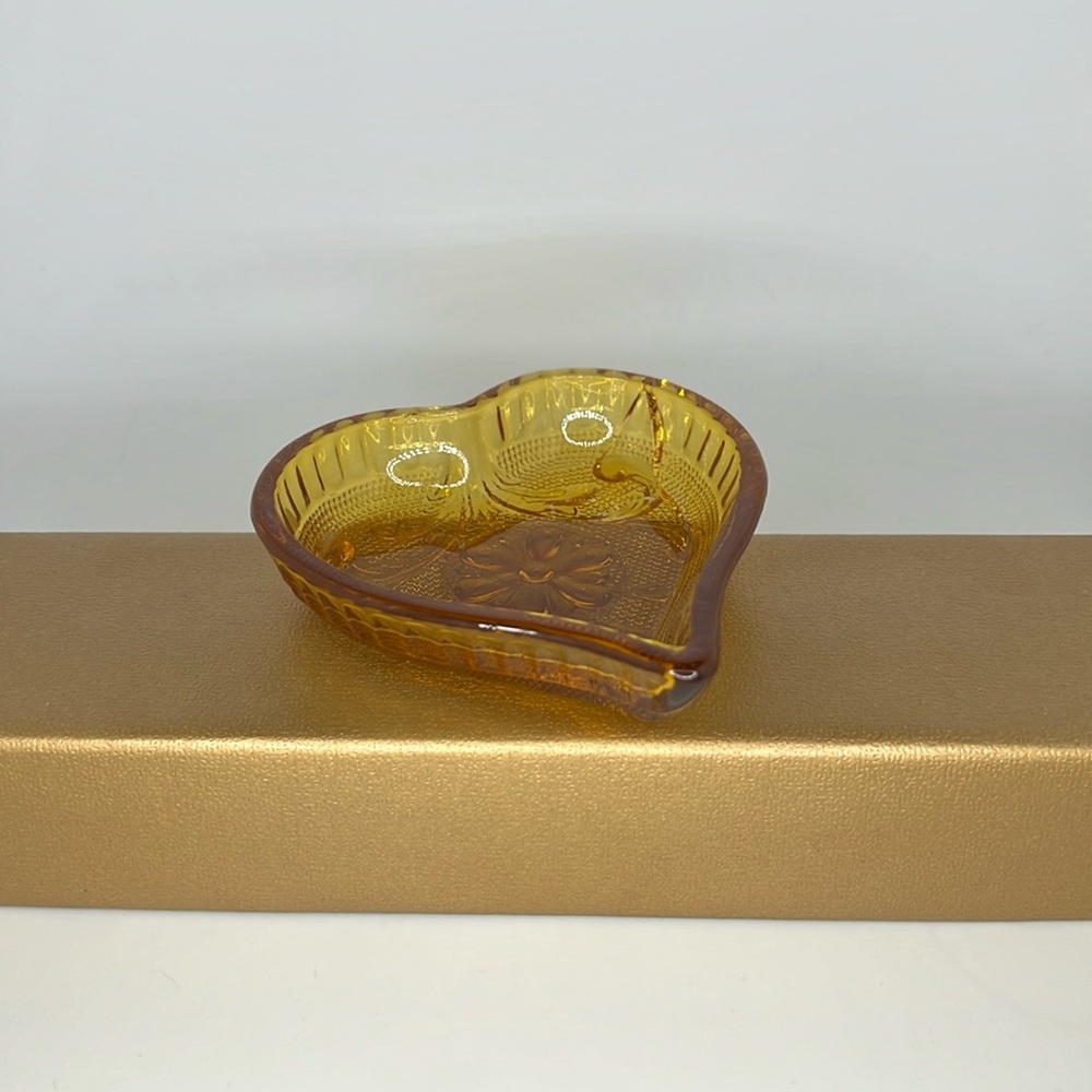 Indiana Glass Tiara Amber Heart Ashtray with a crack